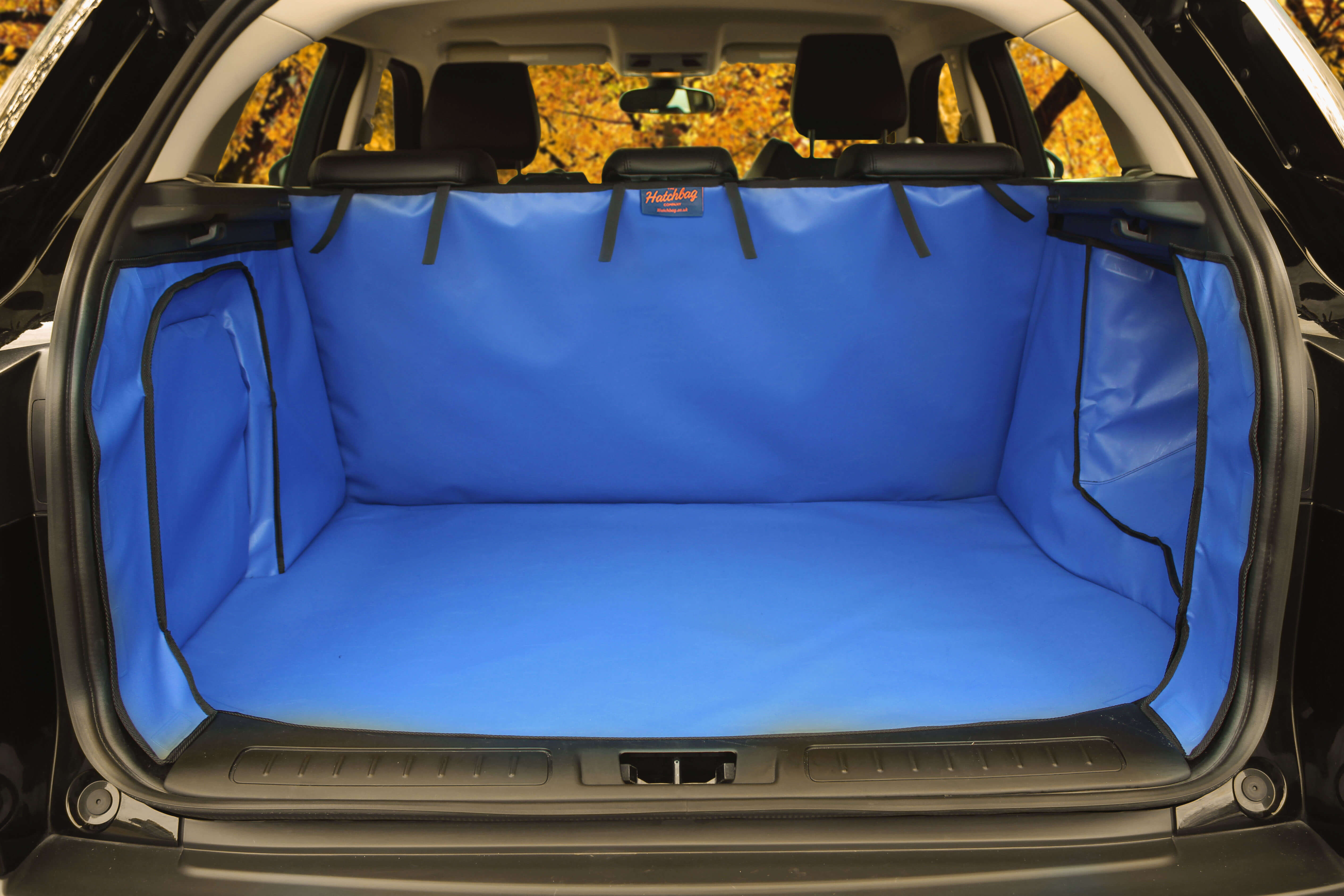 Volvo V70 / XC70 2000 to 2007 (Not suitable for Lux Pack with boot Sat-Nav)