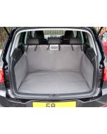 Volkswagen Tiguan ab 2007 bis 2016 (passt nur zu der Version mit Ersatzrad und Schaumstoffeinsatz)